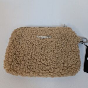Baggallini On The Go Daily RFID Pouch Tan Sherpa